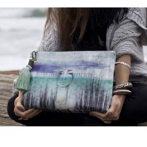 ๐EUC Papaya Art My love runs deep large zip